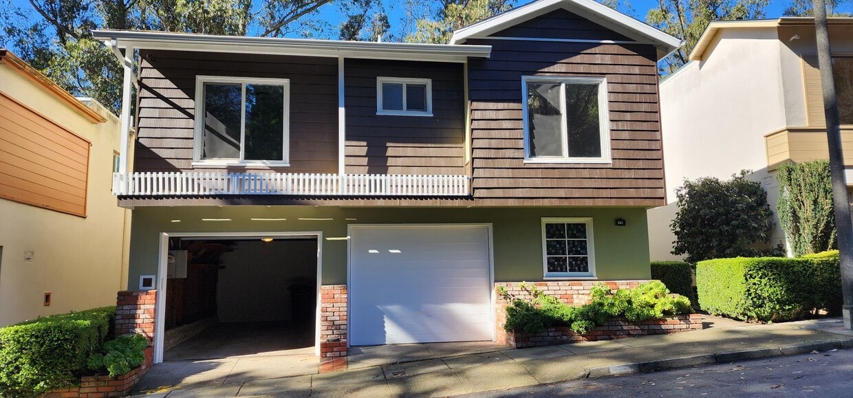 Midtown Terrace Home 2 Bedroom + Bonus Room - Midtown Terrace Home 2 Bedroom + Bonus Room