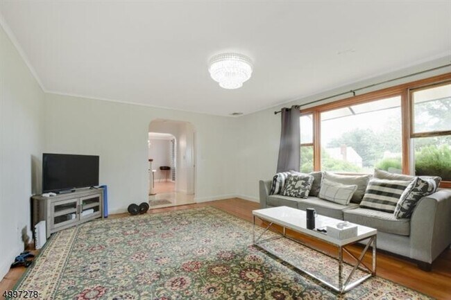 Building Photo - 16 Mt Ararat Rd