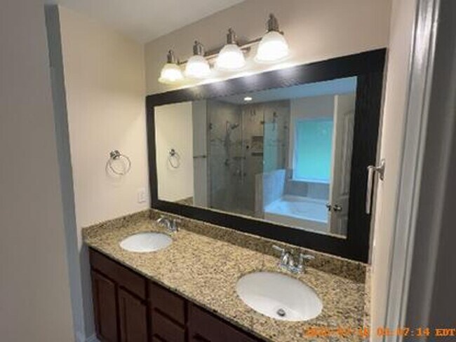 Foto del edificio - Lexington Living Oasis