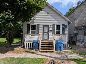 Building Photo - 330 W 17th St