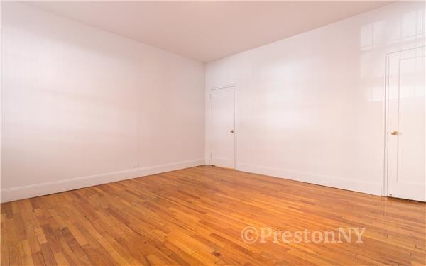 Foto del edificio - 206 E 26th St