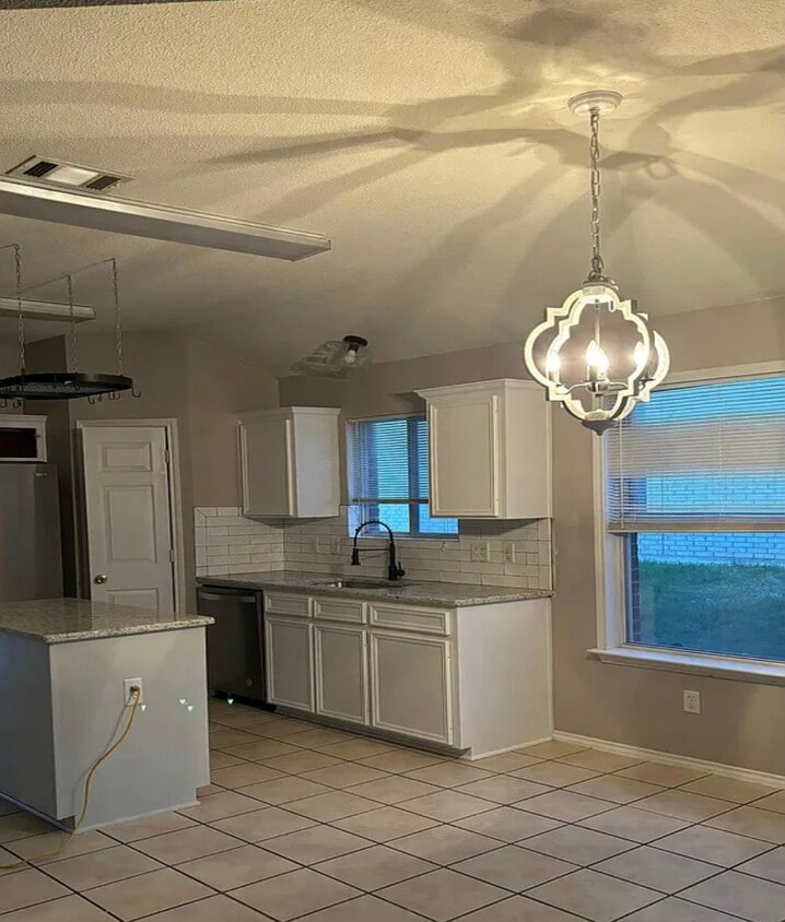 Foto del edificio - 111 E Great Plains Trail