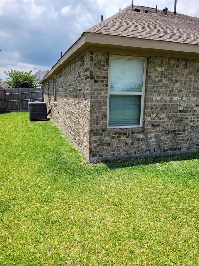 Building Photo - 4822 Emerald Bay Cir