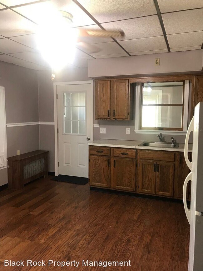 Building Photo - 3 br, 1 bath House - 200 E Holland St