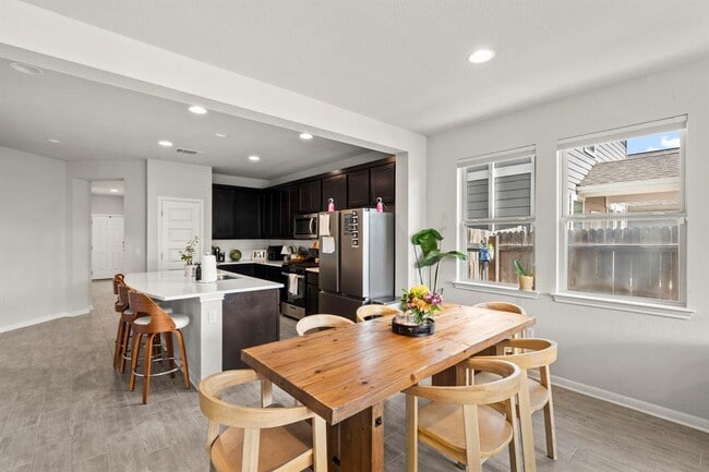 Building Photo - 12402 Zenyatta Dr