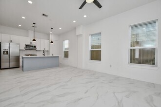 Building Photo - 853 Mansfield St