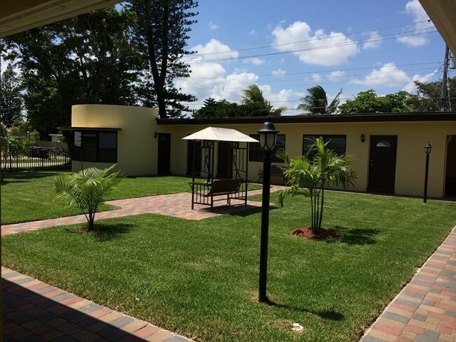 Foto del edificio - 801 NE 10th St