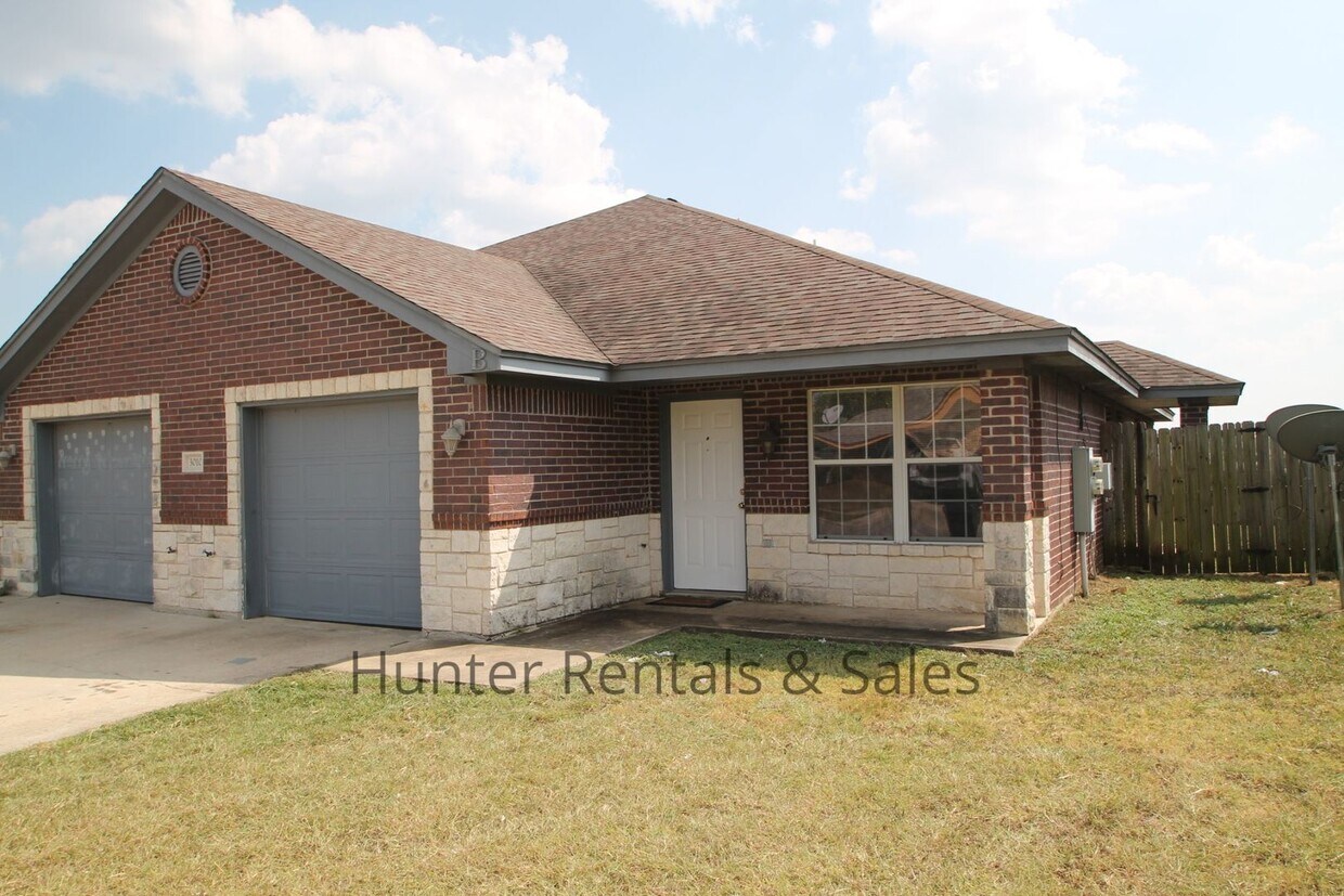 Primary Photo - 3010 Baldwin Loop
