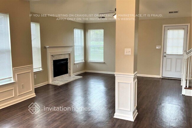 Foto del edificio - 5807 Bridgeway Dr