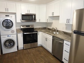 Building Photo - 475 Wall St