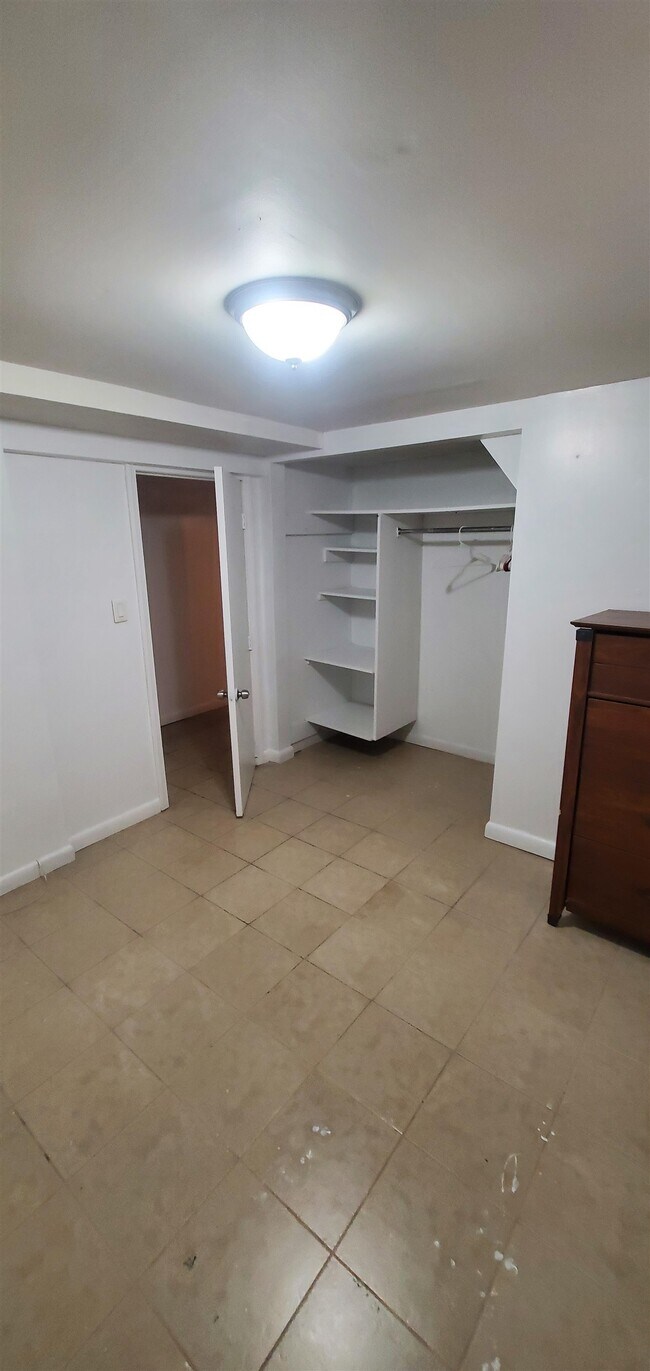 Building Photo - 142 Hillcrest Pl