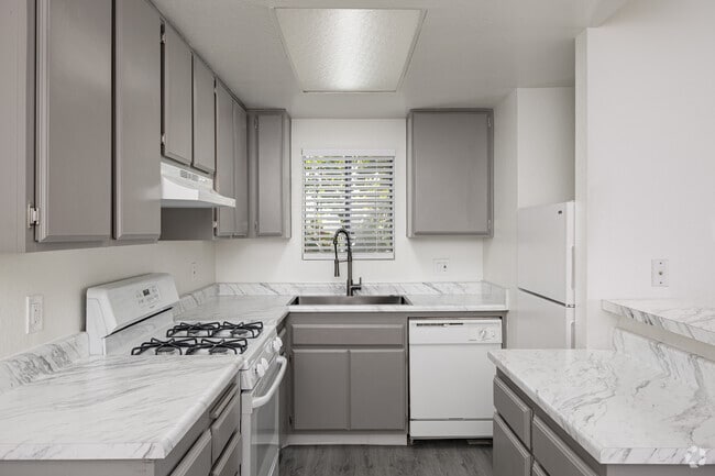 Building Photo - Legacy Residential *$600 Off*