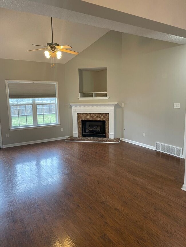 Foto del edificio - Four Bedroom Lakeland Home