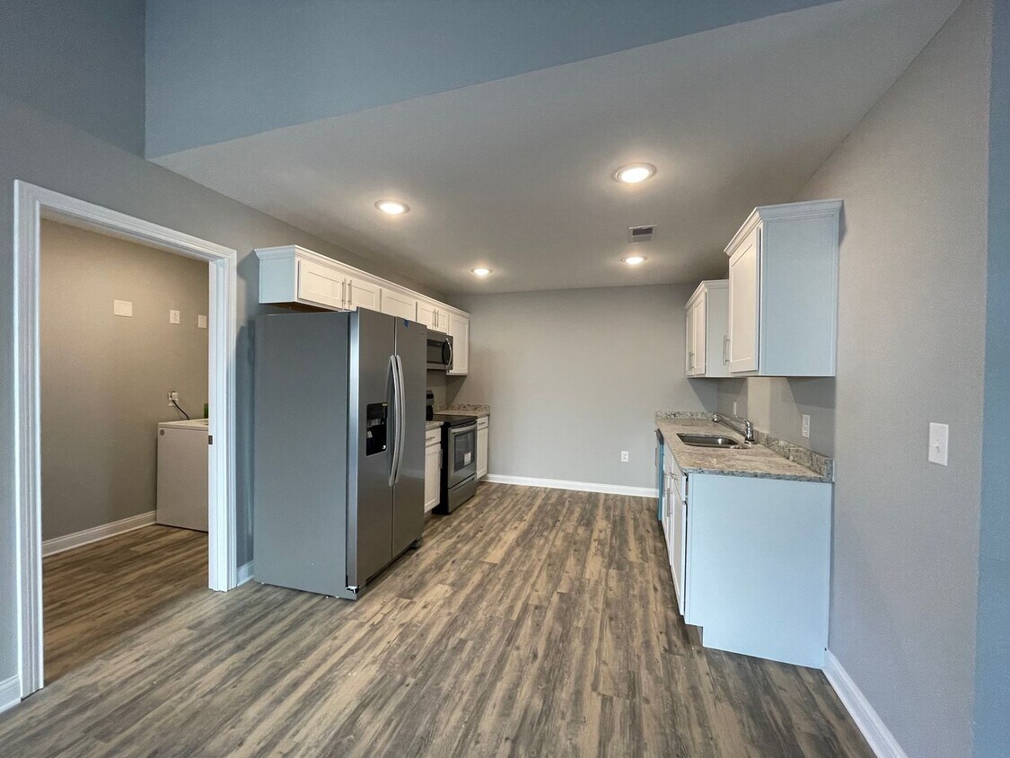 Foto principal - 117/119 Tucker Ln