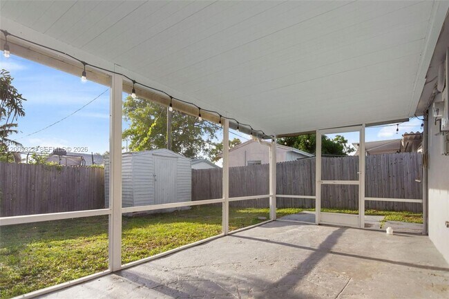 Foto del edificio - 1481 SW 49th Ave