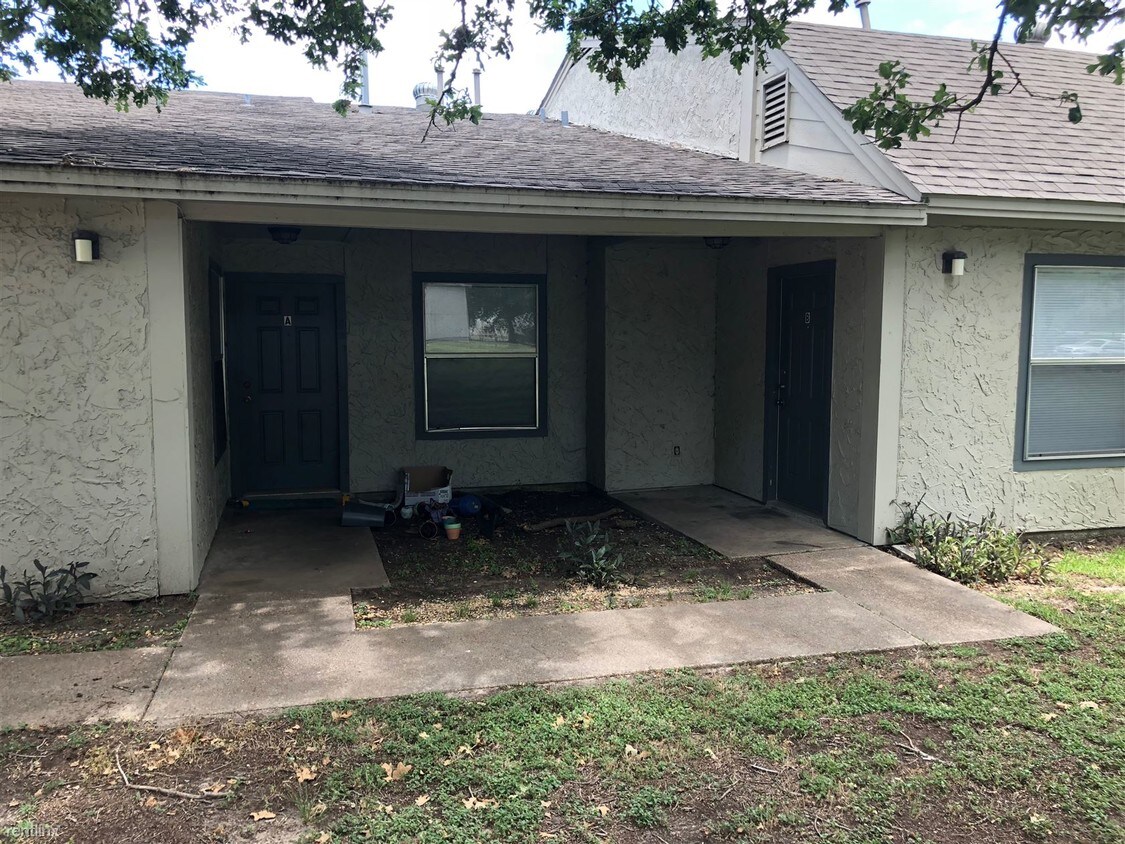 Primary Photo - 2 br, 2 bath 4plex - 3203 Eagle Hill Ct 32...
