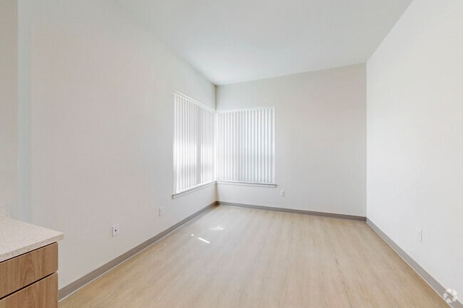 2 habitaciones, 1 baño - 864 pies cuadrados - Sala de estar - SP Crossing Apartments