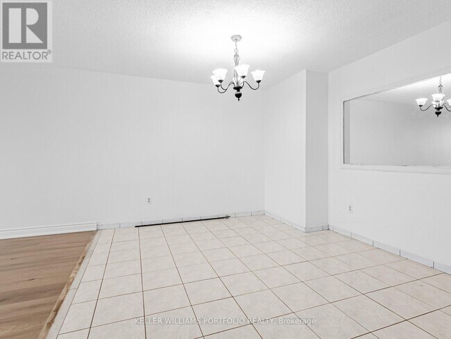 Photo du bâtiment - 390 Dixon Rd