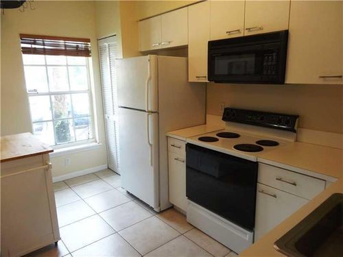 Foto del edificio - 3331 Celebration Pointe Ln