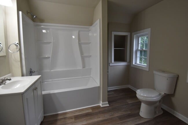 Building Photo - 4 Bedroom 2 Full Bathroom Boone for Rent