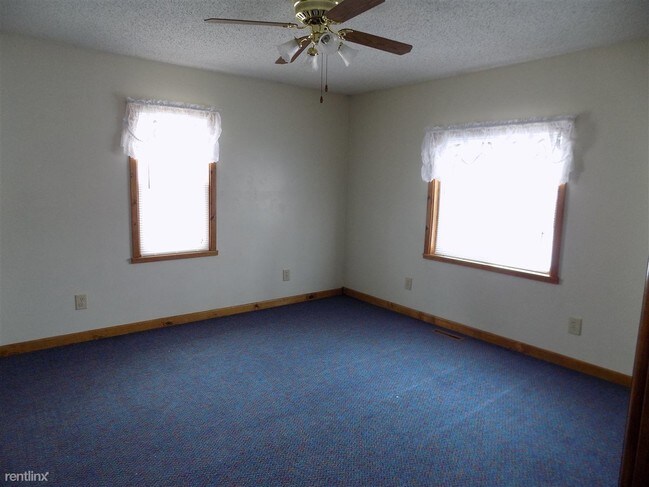 Building Photo - 2064 E Scottwood Ave