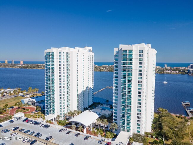 Foto del edificio - 231 Riverside Dr