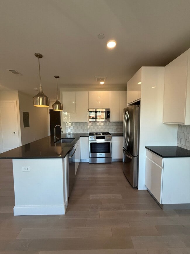 Building Photo - 152 Liverpool St