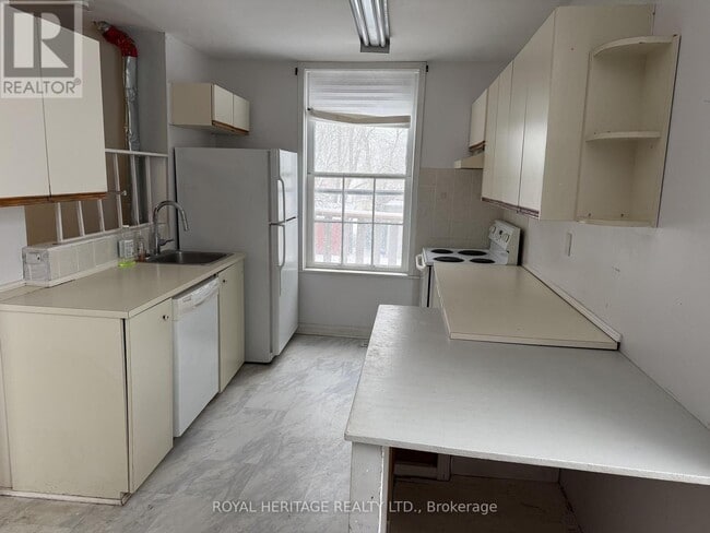 Building Photo - 20 Oliphant St