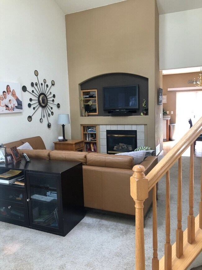 Building Photo - Charming 3 Bed/2 Bath Home in Mariana Butte
