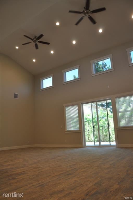 Building Photo - 4 br, 4 bath 4plex - 837 N Cambridge St