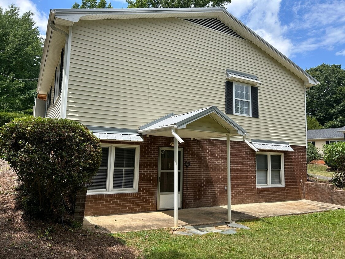 Photo - 109 Cedar Trails Ct (Winston-Salem, NC)