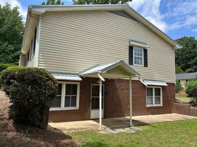 Photo - 109 Cedar Trails Ct (Winston-Salem, NC) House