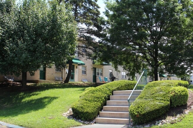 Building Photo - Beechwood Gardens