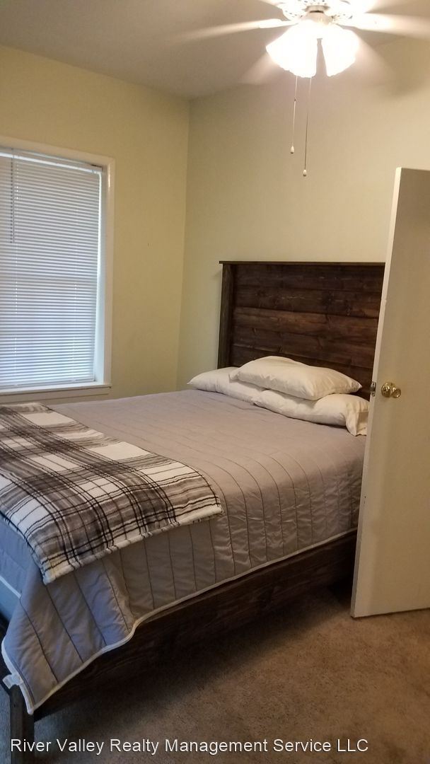 Foto del edificio - 2 br, 1 bath House - 1016 N Greenwich