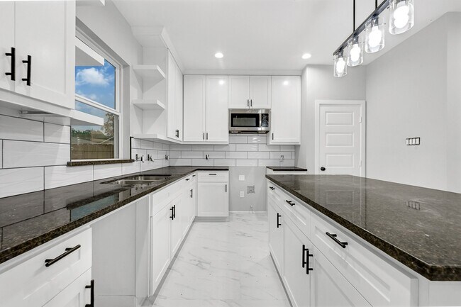 Foto del edificio - 8209 Sparta St