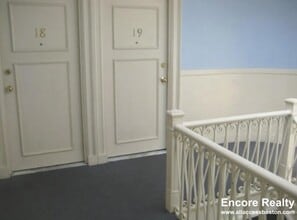 Building Photo - 448 Park Dr