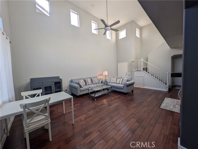 Foto del edificio - 30802 Bayonne Ct