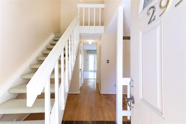 Foto del edificio - 2990 Meadowgrass Ln