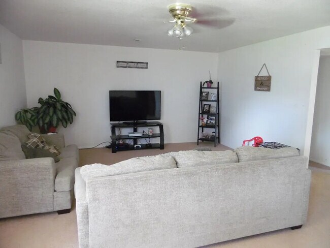 Foto del edificio - 2402 Sunrise Ct