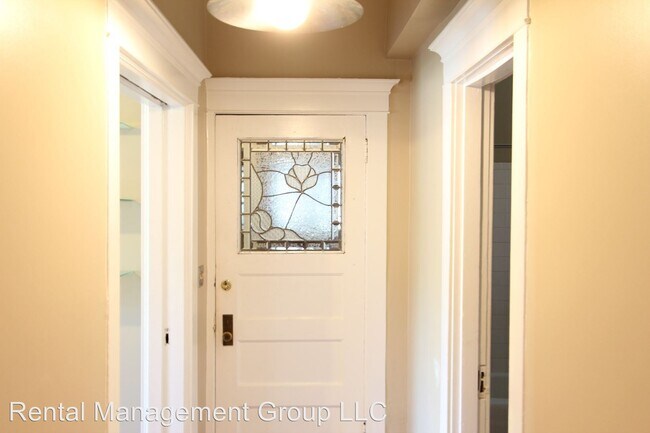 Building Photo - 1300 20th St S