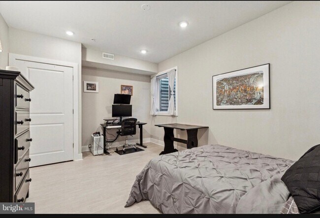 Photo - 1 Titan St Apartment