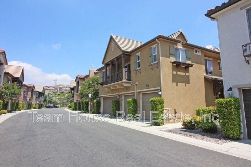 Primary Photo - 28440 Mirabelle Ln