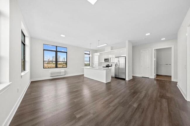 Building Photo - 121 34th St