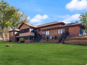 Building Photo - 7 Pleasant View Ln