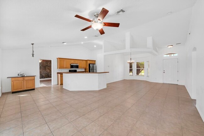 Foto del edificio - 214 SW Milburn Cir