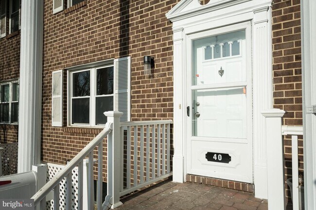 Building Photo - 40 Odeon Ct