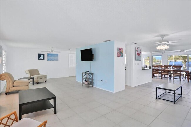 Building Photo - 810 Ellicott Cir NW