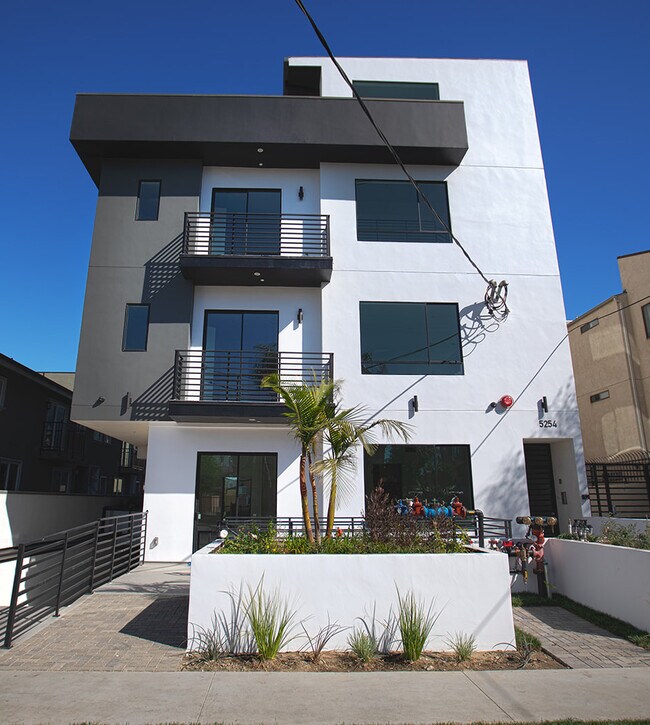 5254 Denny Ave, North Hollywood, CA 91601 Apartments in North