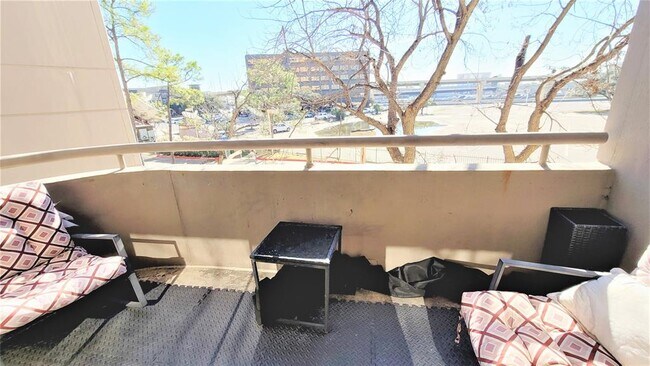 Foto del edificio - 3525 Sage Rd
