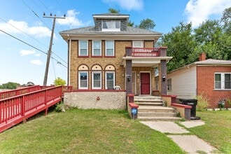 Building Photo - 15114 Quincy St